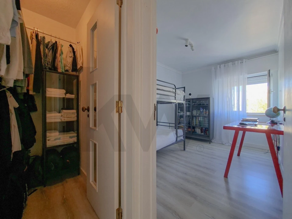 Apartamento T2 para Venda em Carcavelos e Parede Foto 23