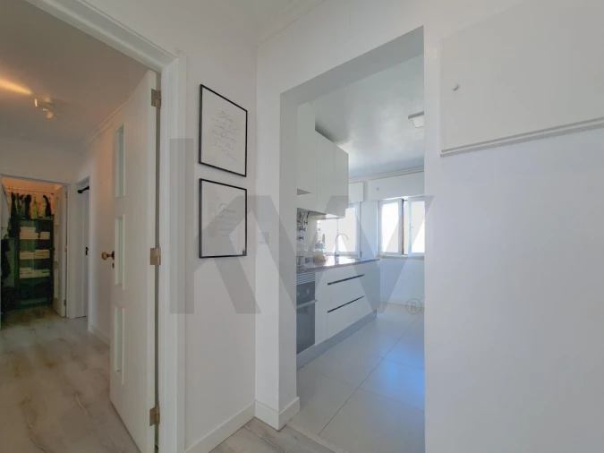 Apartamento T2 para Venda em Carcavelos e Parede Foto 13
