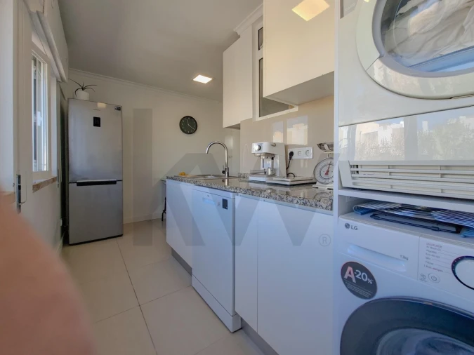 Apartamento T2 para Venda em Carcavelos e Parede Foto 5