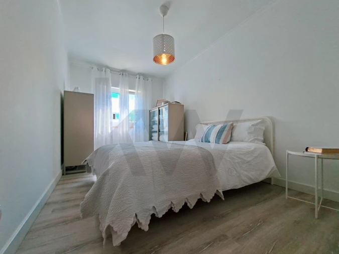 Apartamento T2 para Venda em Carcavelos e Parede Foto 18