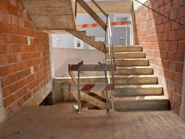 Moradia T5 para Venda em Oeiras e São Julião da Barra, Paço de Arcos e Caxias