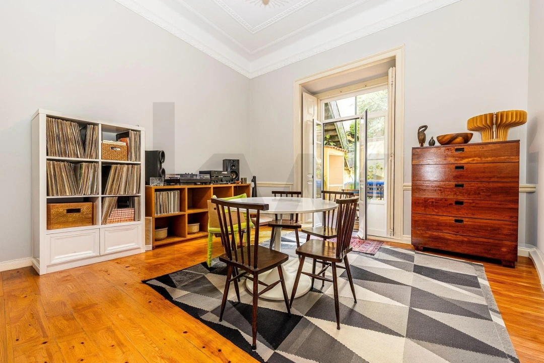Apartamento T3 para Venda em Campo de Ourique Foto 1