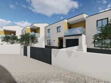 Moradia T4 para Venda em Abrigada e Cabanas de Torres