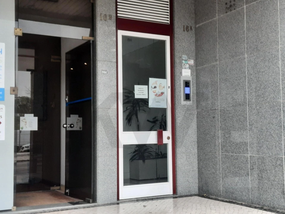 Escritório para Arrendamento em São Domingos de Benfica Foto 2