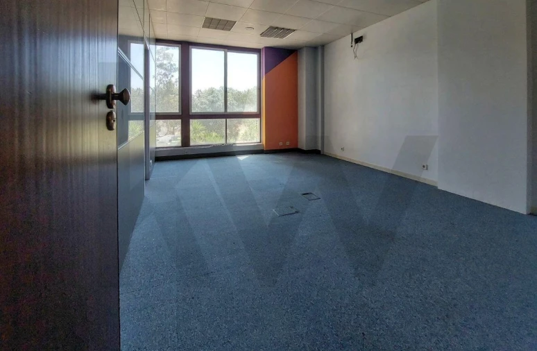 Escritório para Arrendamento em São Domingos de Benfica Foto 7