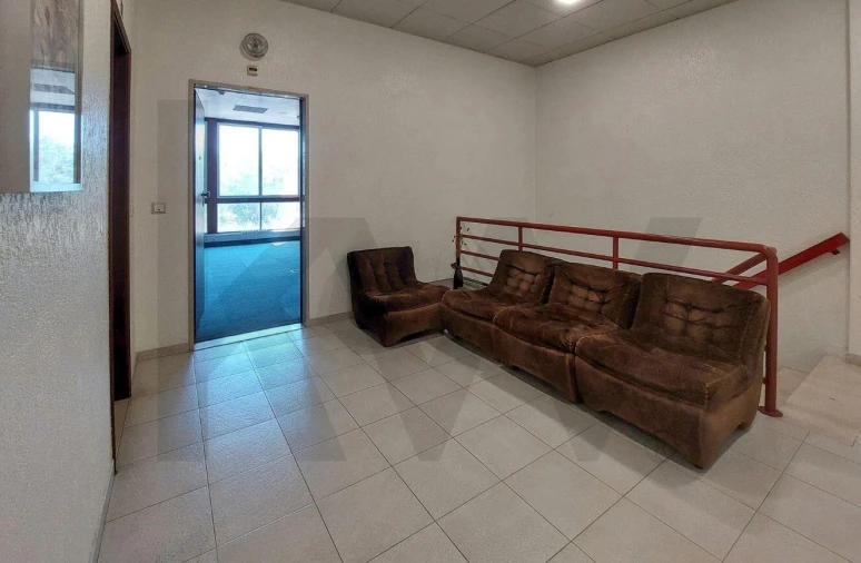 Escritório para Arrendamento em São Domingos de Benfica Foto 9