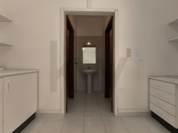 Loja para Arrendamento em Casal de Cambra