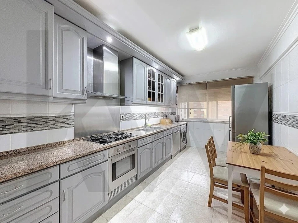 Apartamento T3 para Venda em Póvoa de Santa Iria e Forte da Casa Foto 9