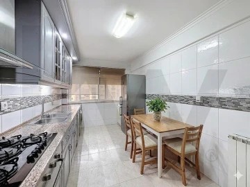 Apartamento T3 para Venda em Póvoa de Santa Iria e Forte da Casa