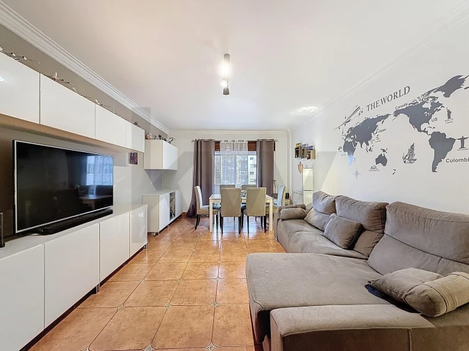 Apartamento T3 para Venda em Póvoa de Santa Iria e Forte da Casa Foto 3