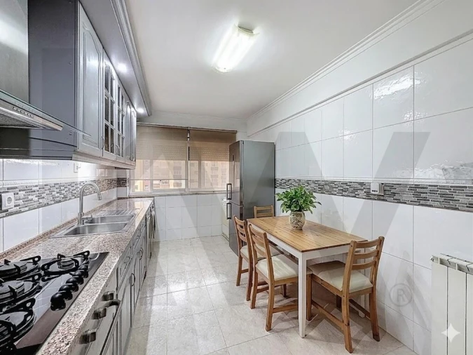 Apartamento T3 para Venda em Póvoa de Santa Iria e Forte da Casa Foto 8