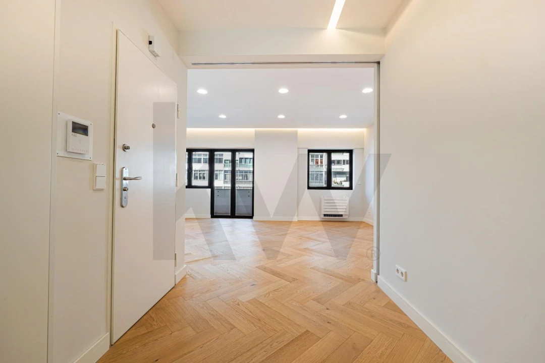 Apartamento T3 para Venda em Campolide Foto 1