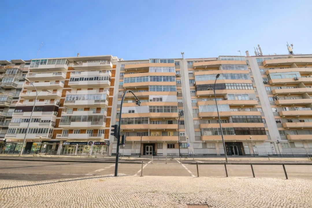 Apartamento T3 para Venda em Campolide Foto 55