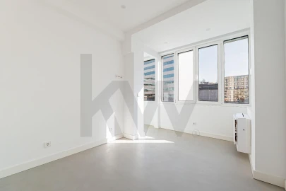 Apartamento T3 para Venda em Campolide