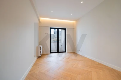 Apartamento T3 para Venda em Campolide