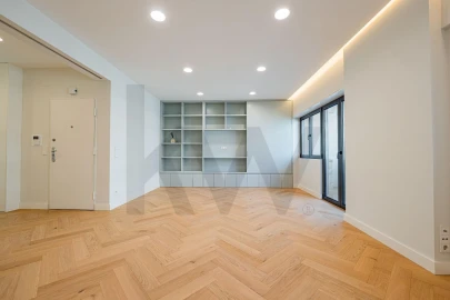 Apartamento T3 para Venda em Campolide