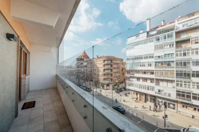 Apartamento T3 para Venda em Campolide