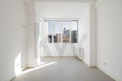 Apartamento T3 para Venda em Campolide