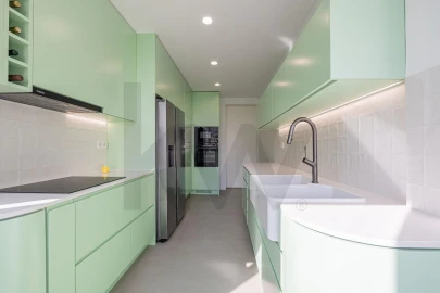 Apartamento T3 para Venda em Campolide