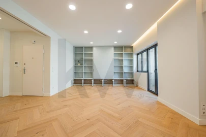 Apartamento T3 para Venda em Campolide