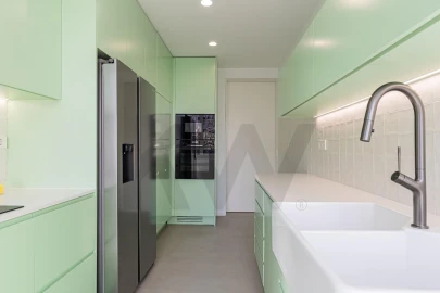 Apartamento T3 para Venda em Campolide