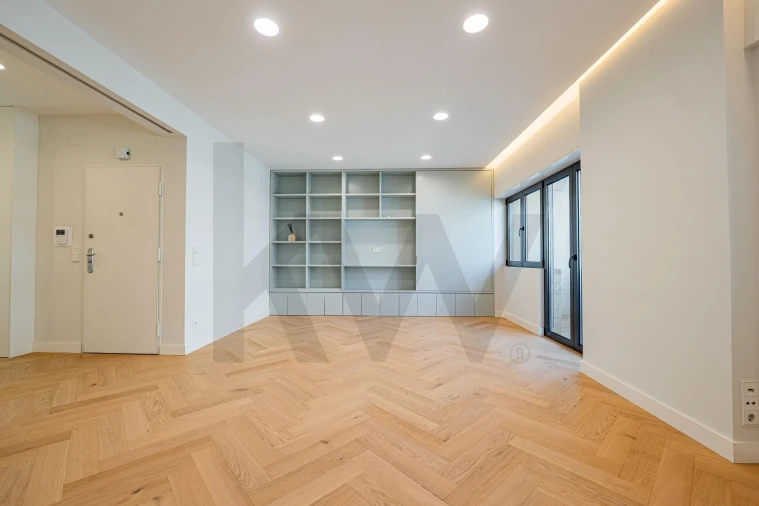 Apartamento T3 para Venda em Campolide Foto 2