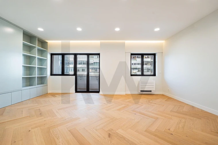 Apartamento T3 para Venda em Campolide Foto 5