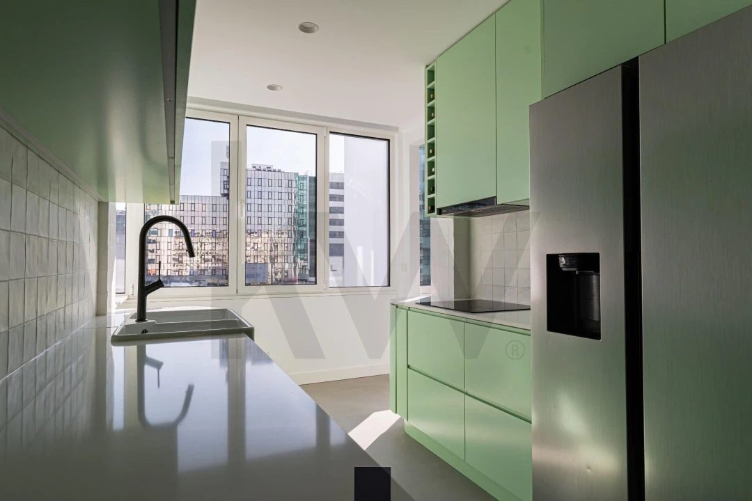 Apartamento T3 para Venda em Campolide Foto 12