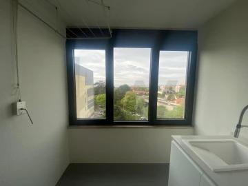 Apartamento T3 para Arrendamento em Aldoar, Foz do Douro e Nevogilde