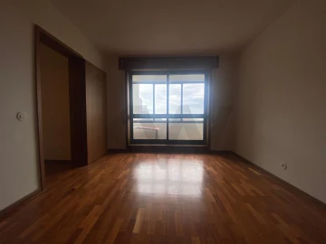 Apartamento T3 para Arrendamento em Aldoar, Foz do Douro e Nevogilde