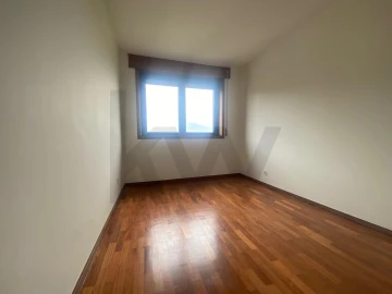 Apartamento T3 para Arrendamento em Aldoar, Foz do Douro e Nevogilde