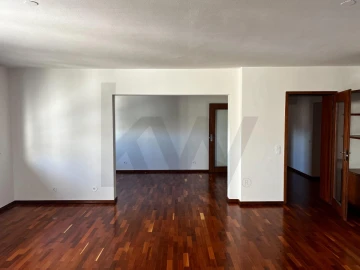 Apartamento T3 para Arrendamento em Aldoar, Foz do Douro e Nevogilde