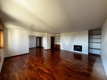 Apartamento T3 para Arrendamento em Aldoar, Foz do Douro e Nevogilde