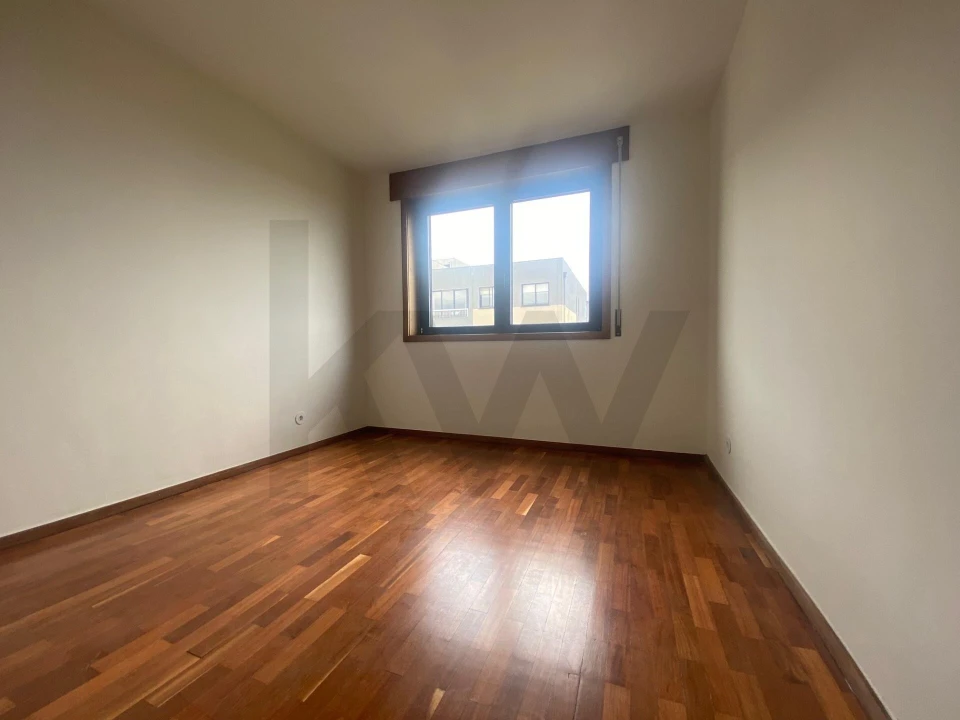 Apartamento T3 para Arrendamento em Aldoar, Foz do Douro e Nevogilde Foto 27