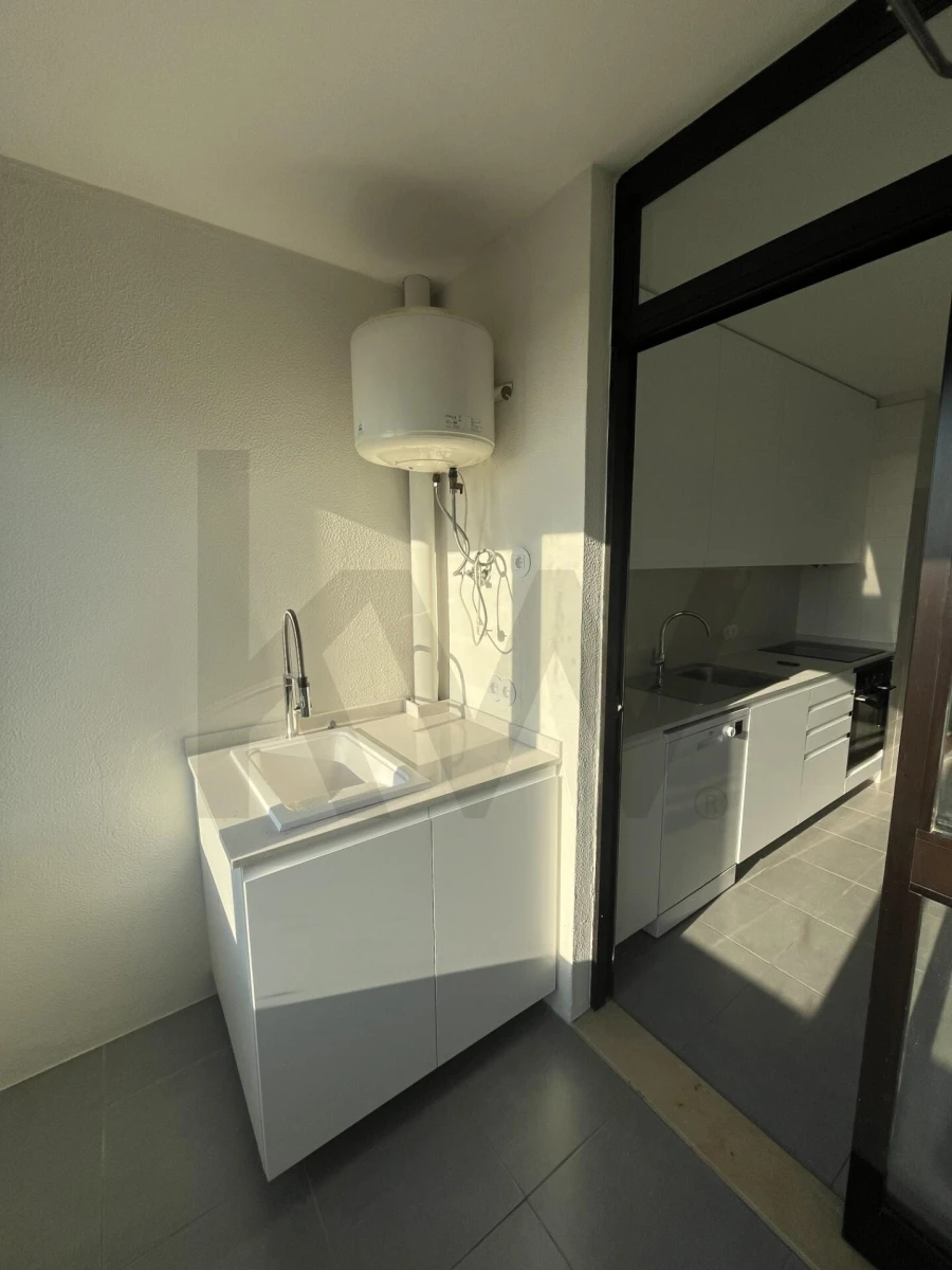 Apartamento T3 para Arrendamento em Aldoar, Foz do Douro e Nevogilde Foto 15