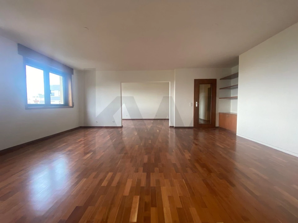 Apartamento T3 para Arrendamento em Aldoar, Foz do Douro e Nevogilde Foto 4