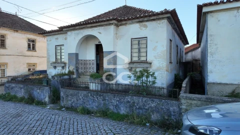 Moradia T3 para Venda em Tortosendo