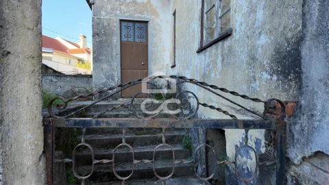Moradia T3 para Venda em Tortosendo