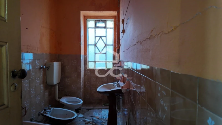 Moradia T3 para Venda em Tortosendo Foto 11