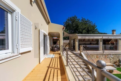 Moradia T5 para Venda em Loule (São Clemente)