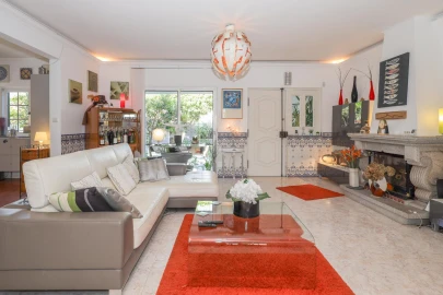 Quinta T2 para Venda em Charneca de Caparica e Sobreda