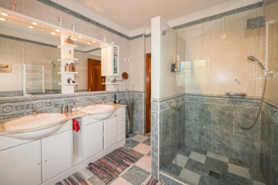 Quinta T2 para Venda em Charneca de Caparica e Sobreda