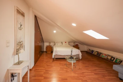 Quinta T2 para Venda em Charneca de Caparica e Sobreda