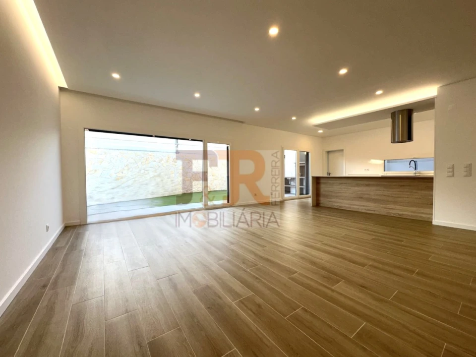 Moradia T3 para Venda em Fernao Ferro Foto 9