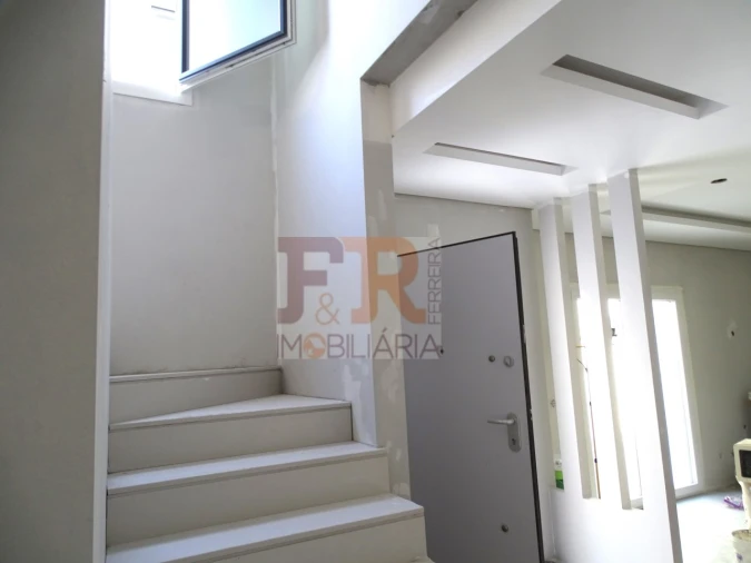 Moradia T3 para Venda em Fernao Ferro Foto 2