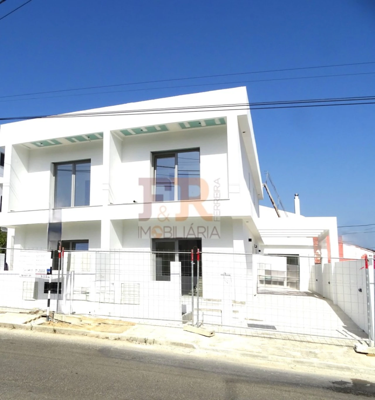 Moradia T2 para Venda em Fernao Ferro Foto 1