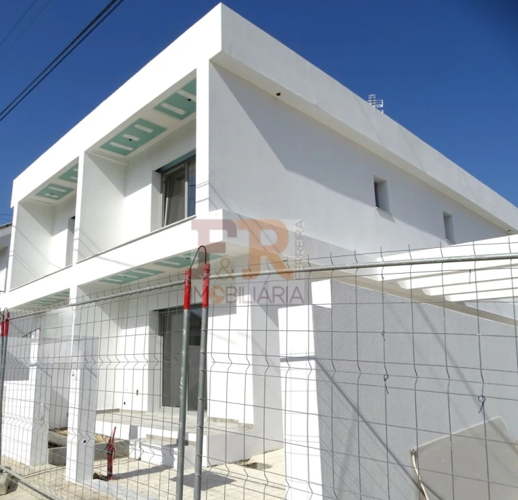 Moradia T2 para Venda em Fernao Ferro Foto 12