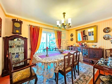 Moradia T6 para Venda em São Domingos de Rana