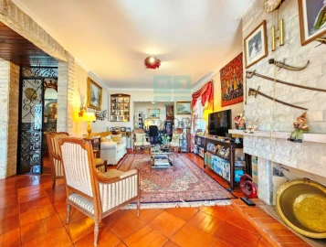 Moradia T6 para Venda em São Domingos de Rana