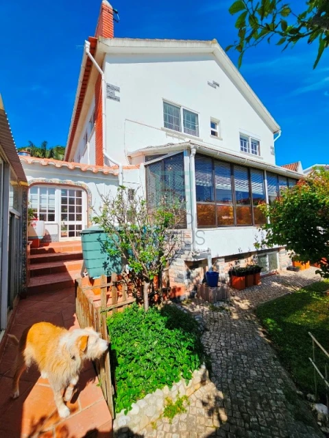 Moradia T6 para Venda em São Domingos de Rana